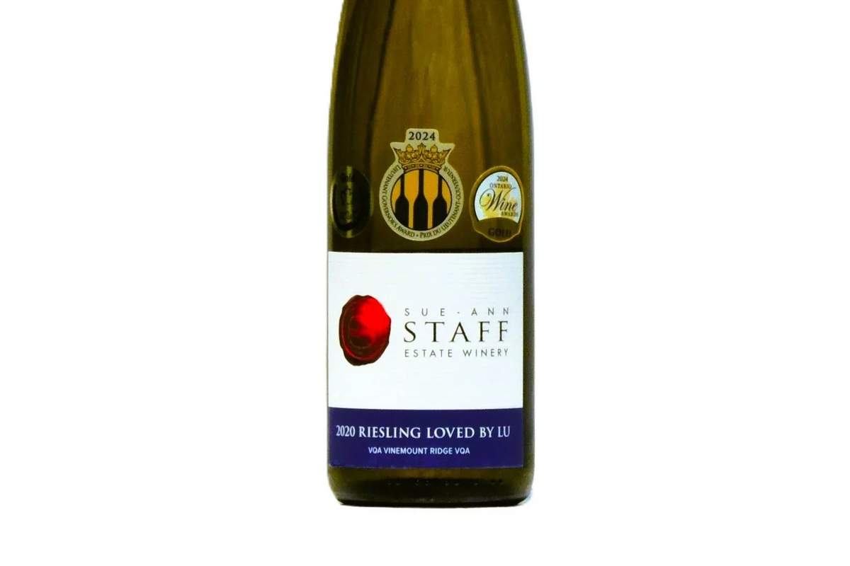 Vin Sue-Ann Staff Adoré de Lou