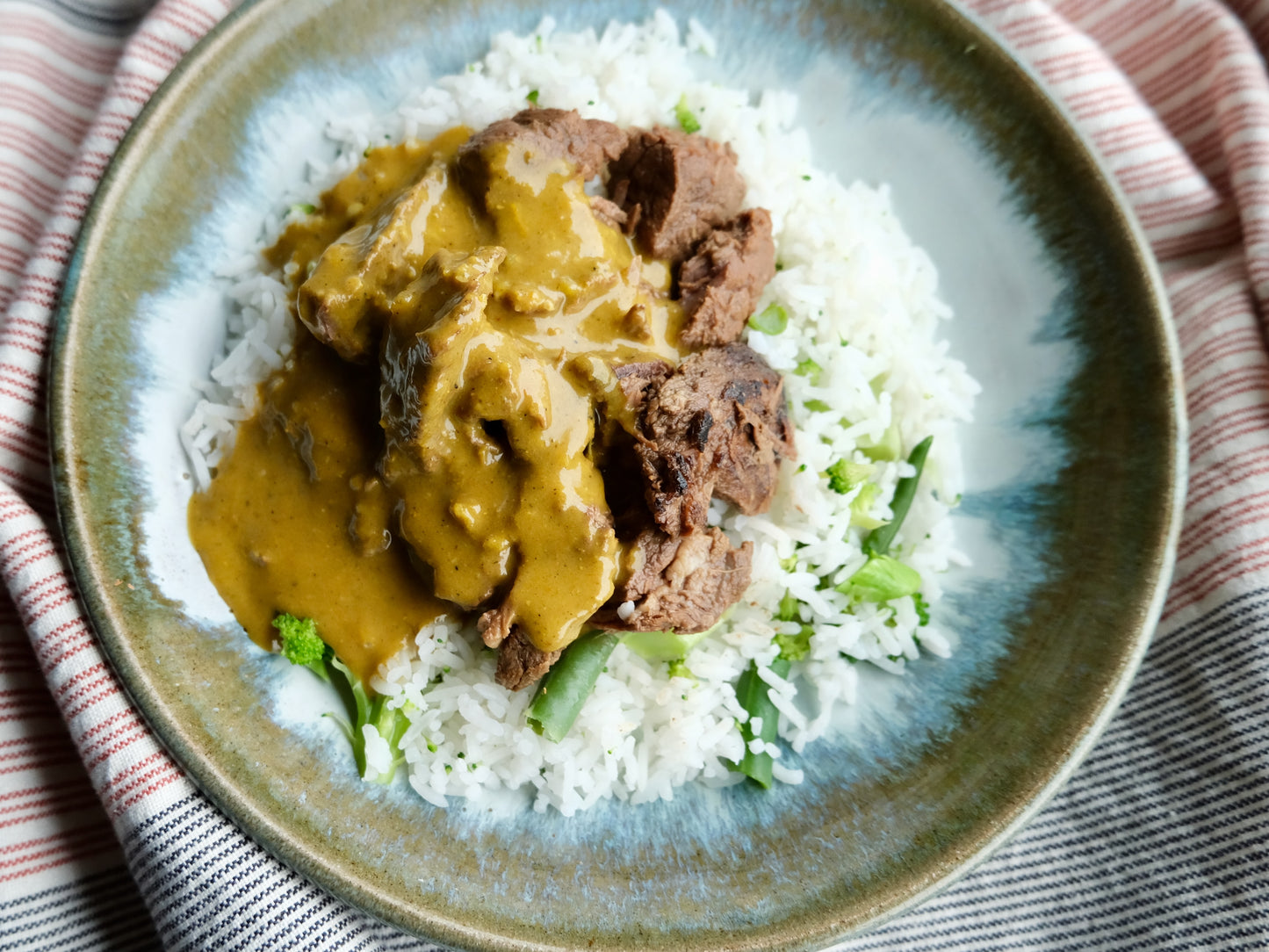 Thai 'Enright' Beef Curry, Rice with Broccoli & Green Beans