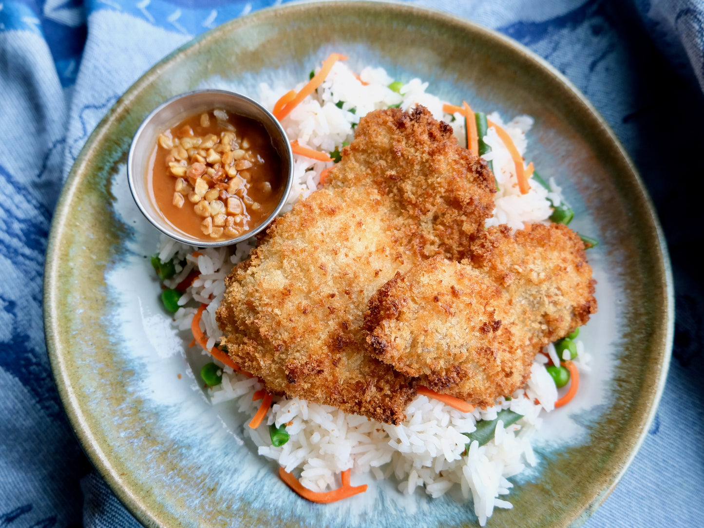 Crispy Chicken (Thigh) with Kung Pao Sauce, Rice with Green Beans, Carrots & Peas