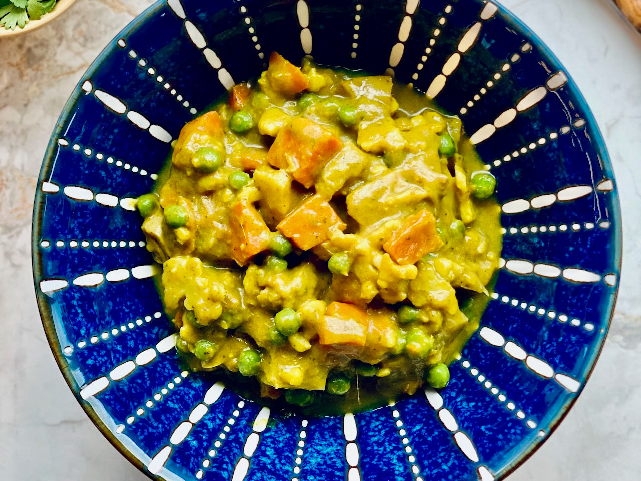 Ragoût de poulet (poitrine) au curry thaï, bok choy, brocoli et poivrons
