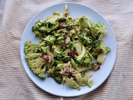 Broccoli Salad with Vegan Thousand Island Dressing, Dried 'Canneberges Outaouais' Cranberries, Red Onions & Sunflower Seeds